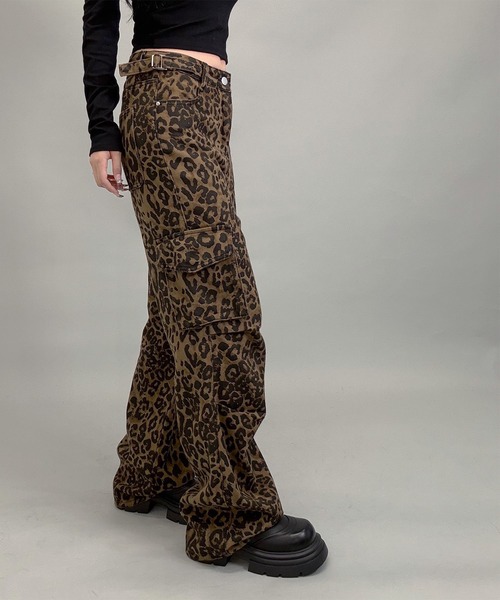 FOLLOWIN(フォロウィン)の「2color/レオパードワイドカーゴパンツ(カーゴパンツ・レディース・ベージュ/グリーン・SMALL/MEDIUM/LARGE)」の15枚目の写真