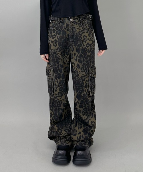 FOLLOWIN(フォロウィン)の「2color/レオパードワイドカーゴパンツ(カーゴパンツ・レディース・ベージュ/グリーン・SMALL/MEDIUM/LARGE)」の22枚目の写真