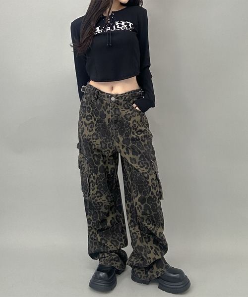 FOLLOWIN(フォロウィン)の「2color/レオパードワイドカーゴパンツ(カーゴパンツ・レディース・ベージュ/グリーン・SMALL/MEDIUM/LARGE)」の20枚目の写真