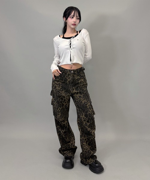 FOLLOWIN(フォロウィン)の「2color/レオパードワイドカーゴパンツ(カーゴパンツ・レディース・ベージュ/グリーン・SMALL/MEDIUM/LARGE)」の17枚目の写真