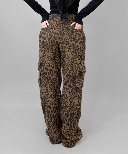 FOLLOWIN(フォロウィン)の「2color/レオパードワイドカーゴパンツ(カーゴパンツ・レディース・ベージュ/グリーン・SMALL/MEDIUM/LARGE)」の16枚目の写真