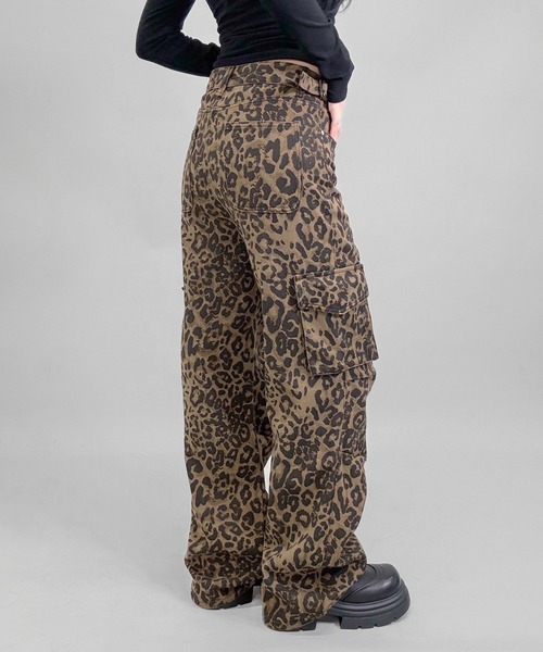 FOLLOWIN(フォロウィン)の「2color/レオパードワイドカーゴパンツ(カーゴパンツ・レディース・ベージュ/グリーン・SMALL/MEDIUM/LARGE)」の18枚目の写真
