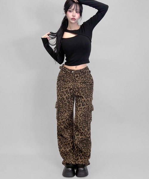 FOLLOWIN(フォロウィン)の「2color/レオパードワイドカーゴパンツ(カーゴパンツ・レディース・ベージュ/グリーン・SMALL/MEDIUM/LARGE)」の8枚目の写真