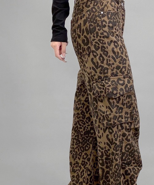 FOLLOWIN(フォロウィン)の「2color/レオパードワイドカーゴパンツ(カーゴパンツ・レディース・ベージュ/グリーン・SMALL/MEDIUM/LARGE)」の19枚目の写真