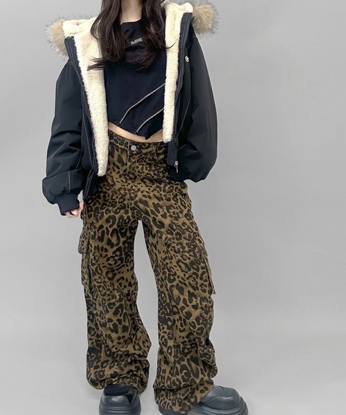 FOLLOWIN(フォロウィン)の「2color/レオパードワイドカーゴパンツ(カーゴパンツ・レディース・ベージュ/グリーン・SMALL/MEDIUM/LARGE)」の21枚目の写真