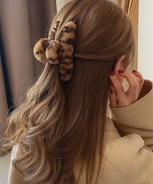 VIBGYOR（ヴィブジョー）の「【IZU】 ふわもこレオパードヘアクリップ（バレッタ/ヘアクリップ）」