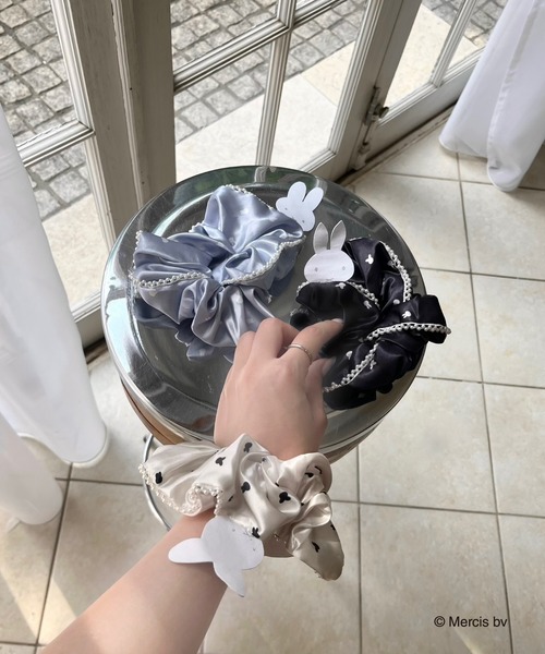 MIIA（ミーア）の「miffy 総柄パールシュシュ（ショルダーバッグ・レディース・ブラック/ブルー/ベージュ・FREE）」の14枚目の写真