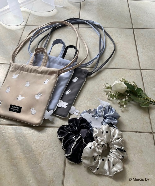 MIIA（ミーア）の「miffy 総柄パールシュシュ（ショルダーバッグ・レディース・ブラック/ブルー/ベージュ・FREE）」の10枚目の写真