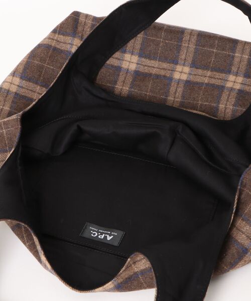 A.P.C.（アーペーセー）の「TOTE NINON（トートバッグ・メンズ・ブラウン系その他・ONESIZE）」の4枚目の写真