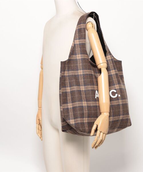 A.P.C.（アーペーセー）の「TOTE NINON（トートバッグ・メンズ・ブラウン系その他・ONESIZE）」の5枚目の写真