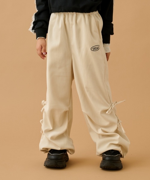 by LOVEiT（バイラビット）の「リボンパラシュートパンツ（その他パンツ・キッズ・アイボリー/ピンク/ブラック・130cm/160cm/120cm/150cm/140cm）」の2枚目の写真