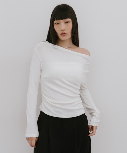 HANNE(アン)の「ドレープネックオフショルダーロンTEE(Tシャツ/カットソー・レディース・ホワイト/ネイビー/ブラック・FREE)」の2枚目の写真