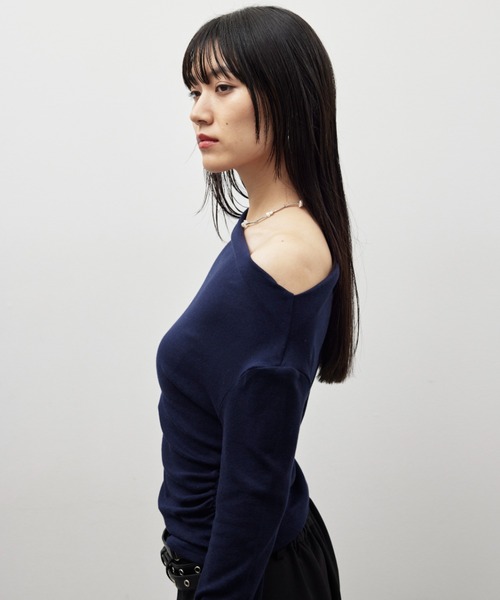 HANNE(アン)の「ドレープネックオフショルダーロンTEE(Tシャツ/カットソー・レディース・ホワイト/ネイビー/ブラック・FREE)」の7枚目の写真