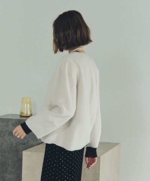 YECCA VECCA（イェッカヴェッカ）の「ボリューム袖フェイクファーコート（その他アウター・レディース・モカ/ライトベージュ・FREE）」の22枚目の写真