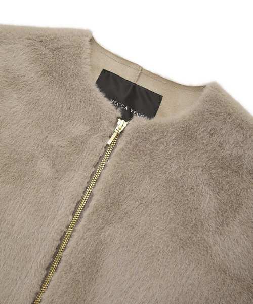 YECCA VECCA（イェッカヴェッカ）の「ボリューム袖フェイクファーコート（その他アウター・レディース・モカ/ライトベージュ・FREE）」の7枚目の写真