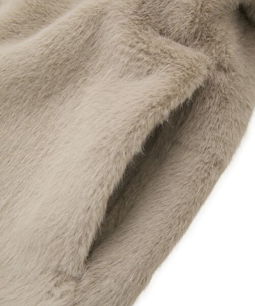 YECCA VECCA（イェッカヴェッカ）の「ボリューム袖フェイクファーコート（その他アウター・レディース・モカ/ライトベージュ・FREE）」の9枚目の写真