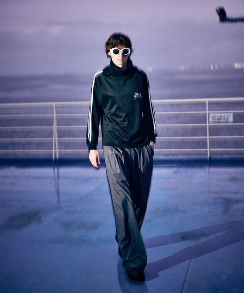 glamb（グラム）の「Turtleneck Jersey / タートルネックジャージ（ジャージ・メンズ・レッド/ブラック・S/M/L）」の14枚目の写真