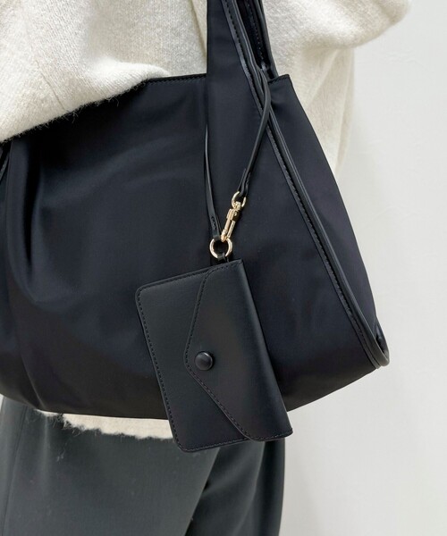 fredy emue（フレディエミュ）の「撥水ベルトハンドルナイロンショルダーバッグ（ショルダーバッグ・レディース・ブラウン系その他/ブラック・FREE）」の6枚目の写真