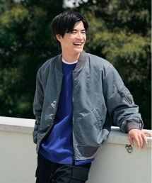 シンプル で洗練された デザイン」に該当するメンズのMA-1ファッション