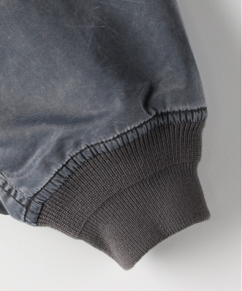 BACK NUMBER(バックナンバー)の「【BACK NUMBER】ビッグシルエットMA-1ブルゾン (カジュアルスタイル / 洗練デザイン / 軽量保温 / レイヤリング)(MA-1・メンズ・ブラック/グレー・L/XL/M)」の4枚目の写真