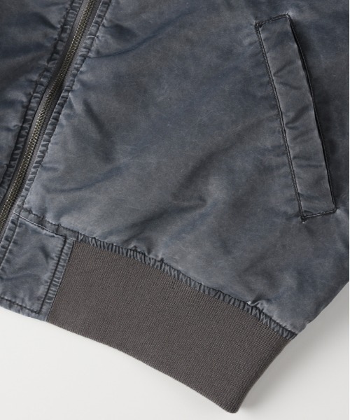 BACK NUMBER(バックナンバー)の「【BACK NUMBER】ビッグシルエットMA-1ブルゾン (カジュアルスタイル / 洗練デザイン / 軽量保温 / レイヤリング)(MA-1・メンズ・ブラック/グレー・L/XL/M)」の7枚目の写真