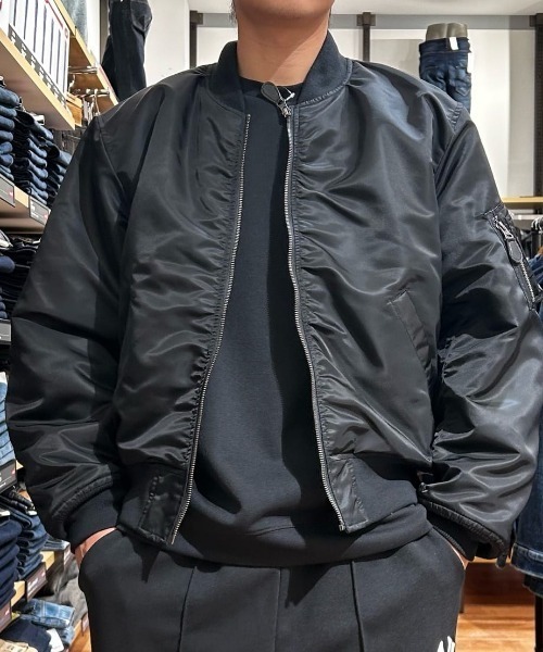 BACK NUMBER(バックナンバー)の「【BACK NUMBER】ビッグシルエットMA-1ブルゾン (カジュアルスタイル / 洗練デザイン / 軽量保温 / レイヤリング)(MA-1・メンズ・ブラック/グレー・L/XL/M)」の14枚目の写真