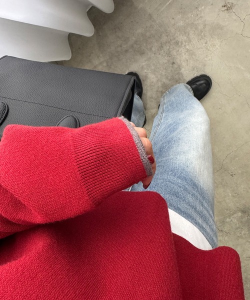 ISOOK（アイスー）の「ディープVネックソフトニット(chiica original) / クロップド ショート 深Vネック レイヤード バイカラー 赤ニット 配色 赤 レッド 黒 ブラック グレー（ニット/セーター・レディース・ブラック/グレー/レッド・FREE）」の17枚目の写真