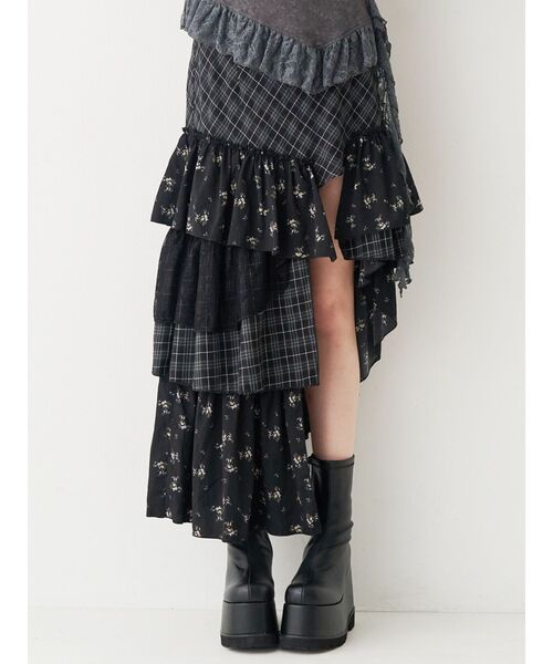 EVRIS（エヴリス）の「ミックスドッキングアシンメトリースカート（スカート・レディース・その他1/ホワイト・FREE）」の2枚目の写真