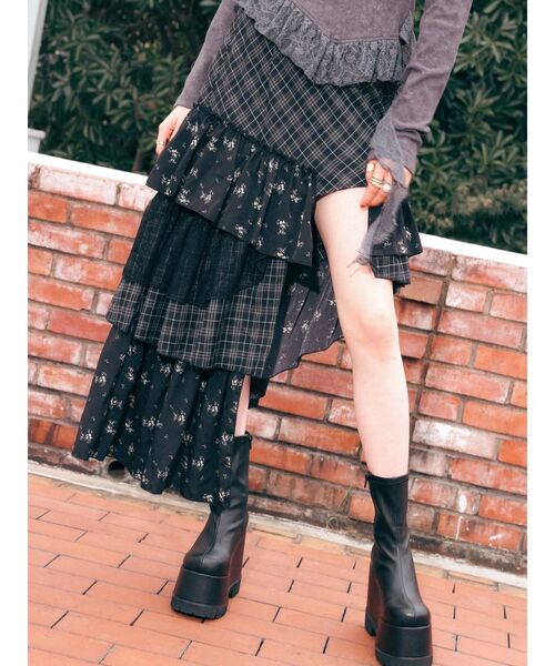 EVRIS(エヴリス)の「ミックスドッキングアシンメトリースカート(スカート・レディース・その他1/ホワイト・FREE)」の11枚目の写真