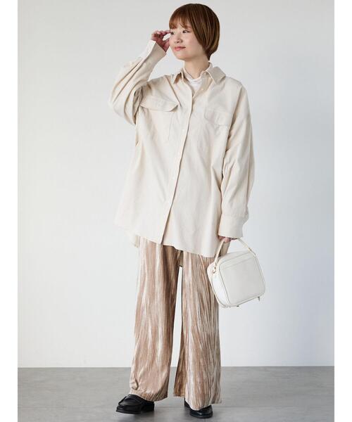 Lugnoncure（ルノンキュール）の「コーデュロイオーバーシャツ（シャツ/ブラウス・レディース・オフホワイト/チャコールグレー/ベージュ・F）」の4枚目の写真