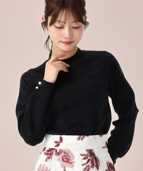 MISCH MASCH(ミッシュマッシュ)の「ラメ混ハイネックニット(ニット/セーター・レディース・ブラック/アイボリー/ワイン/ブルー・フリ-)」の3枚目の写真