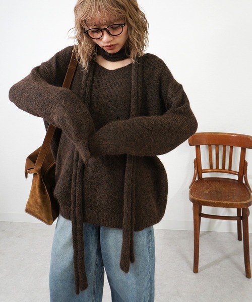 gossara（ゴサラ）の「マフラー付きVネックニット（ニット/セーター・レディース・ブラウン/グレー/カーキ・FREE）」の6枚目の写真