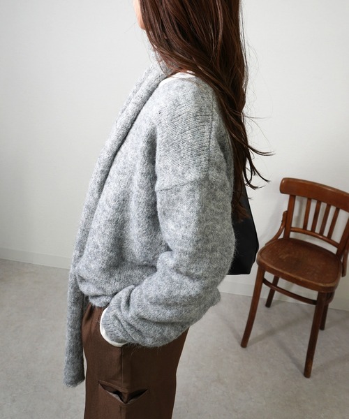 gossara（ゴサラ）の「マフラー付きVネックニット（ニット/セーター・レディース・ブラウン/グレー/カーキ・FREE）」の17枚目の写真