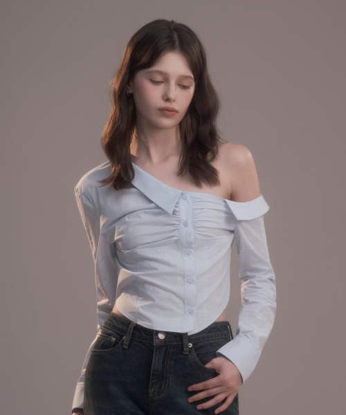 MAU SOLEUM(マウソレウム)の「Cut-Out Shirring Shirt - Sky Blue(シャツ/ブラウス・レディース・その他・SMALL/MEDIUM)」の1枚目の写真