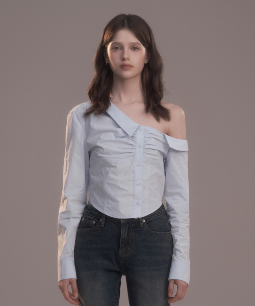 MAU SOLEUM(マウソレウム)の「Cut-Out Shirring Shirt - Sky Blue(シャツ/ブラウス・レディース・その他・SMALL/MEDIUM)」の2枚目の写真