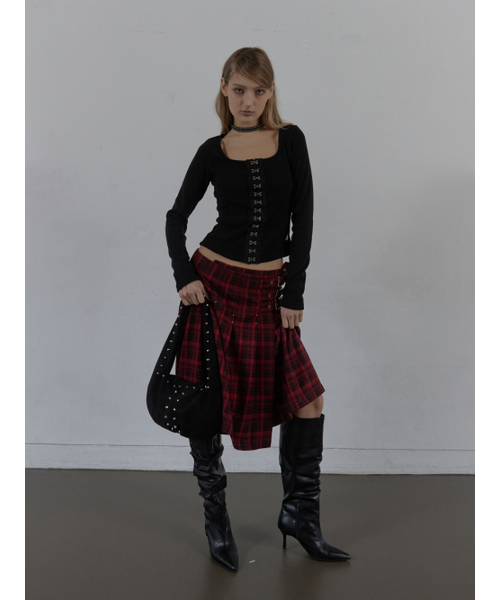 SETUP-EXE（セットアップイーエックスイー）の「SUEDE STUDDED SHOULDER BAG / BLACK（ショルダーバッグ・レディース・その他・OS）」の5枚目の写真