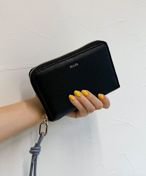 fredy emue（フレディエミュ）の「【WEB限定】【BEAURE/ビュレ】レザーストラップウォレット L（財布・レディース・シルバー/ブラック/グレイッシュベージュ・FREE）」の11枚目の写真