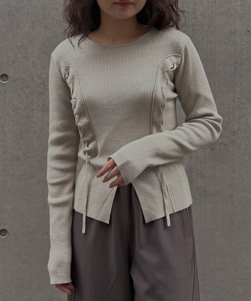 &g'aime(アンジェム)の「【&g'aime 】 レースアップリブニット lace-up ribbed knit top(ニット/セーター・レディース・ブラック/アイボリー/ブルー・FREE)」の4枚目の写真