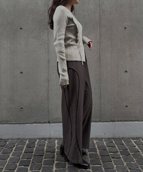 &g'aime(アンジェム)の「【&g'aime 】 レースアップリブニット lace-up ribbed knit top(ニット/セーター・レディース・ブラック/アイボリー/ブルー・FREE)」の13枚目の写真