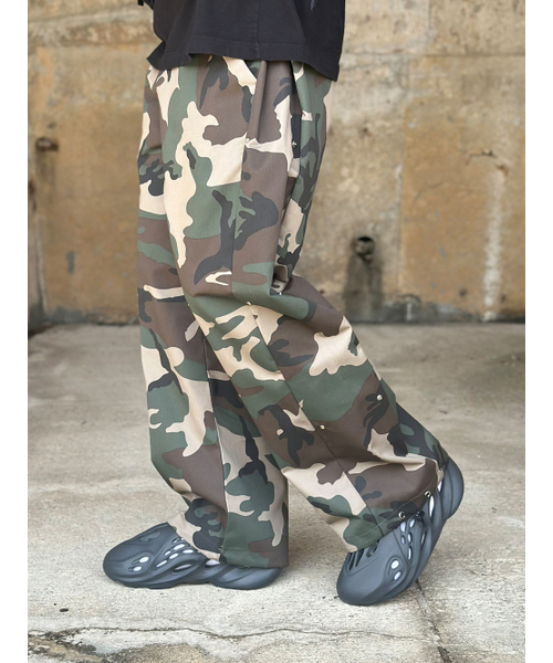 PEACEOFMIND(ピースオブマインド)の「コットンサイドスナップボタンパンツ(カモ)(スウェットパンツ・メンズ・デザートカモ・MEDIUM/LARGE)」の1枚目の写真