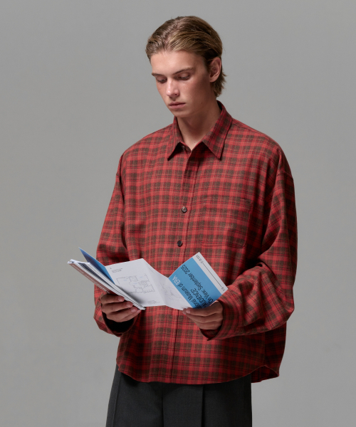 ERA（エラ）の「UNISEX VINTAGE CHECK SHIRT - RED（シャツ/ブラウス・レディース・レッド・SMALL/MEDIUM/LARGE）」の4枚目の写真