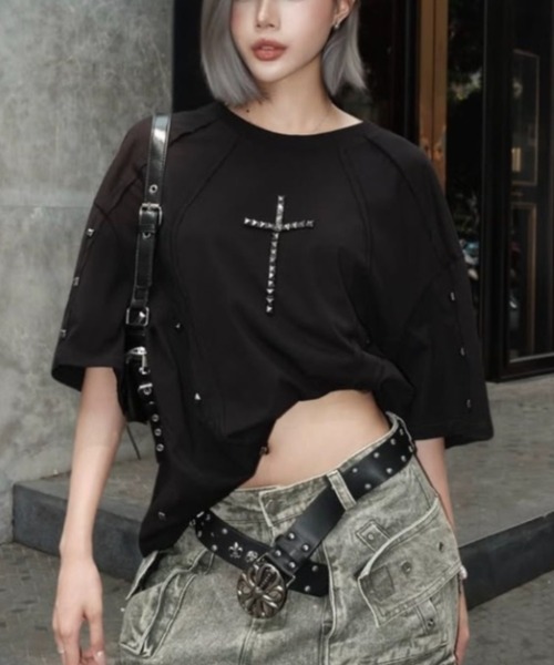 RICH（リッチ）の「【RICH】Riveted Cross  Over T-shirt / 【リッチ】リベットクロスオーバーサイズ半袖Tシャツ（Tシャツ/カットソー・メンズ・ブラック・02/01）」の5枚目の写真