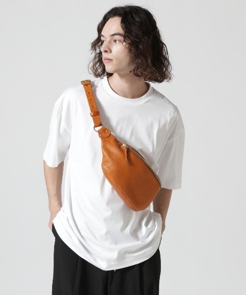SLOW(スロウ)の「SLOW(スロウ) Rubono - Fanny Pack - ファニーパック 300S61EG(ボディバッグ/ウエストポーチ・メンズ・ブラウン/ブラック/キャメル・F)」の3枚目の写真