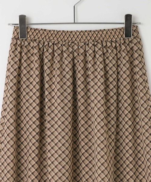 LOWRYS FARM（ローリーズファーム）の「シアーチェックミディスカート　637548（スカート・レディース・ベージュ/グレー・FREE）」の4枚目の写真