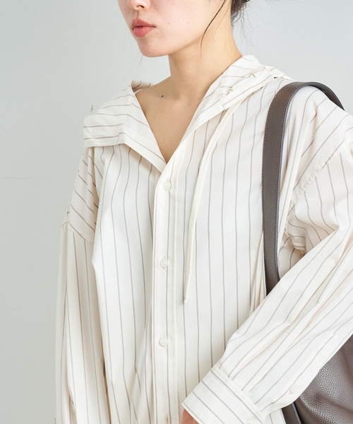 U by SPICK&SPAN（ユーバイスピックアンドスパン）の「オーバーフードシャツ（シャツ/ブラウス・レディース・ホワイト/ベージュ・FREE）」の15枚目の写真