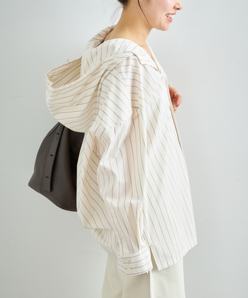 U by SPICK&SPAN（ユーバイスピックアンドスパン）の「オーバーフードシャツ（シャツ/ブラウス・レディース・ホワイト/ベージュ・FREE）」の19枚目の写真