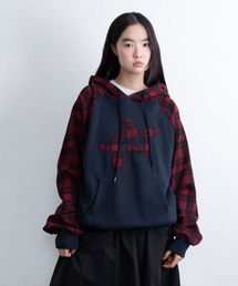 ISTKUNST（イストクンスト）の「STAR LOGO CHECK RAGLAN HOODIE_NAVY(IK2FFMM408A)（パーカー）」