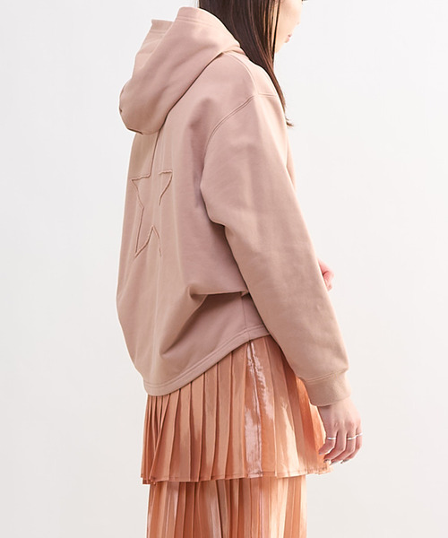 CONVERSE TOKYO(コンバーストウキョウ)の「BACK STAR★ SIDE TUCK HOODIE(パーカー・レディース・イエロー/杢グレー/ピンク・FREE)」の9枚目の写真