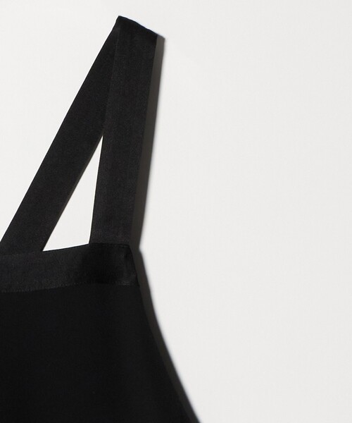 6（ロク）の「＜6(ROKU)＞サテン ジョーゼット エプロン ワンピース（ワンピース・レディース・ブラック・38/36）」の5枚目の写真