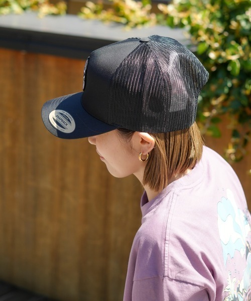 rip curl（リップカール）の「【RIPCURL（リップカール）】M WETSUIT ICON TRUCKER　リサイクルポリエステル　ブランドロゴ　メッシュキャップ・帽子（キャップ・レディース・ブラック・FREE）」の3枚目の写真
